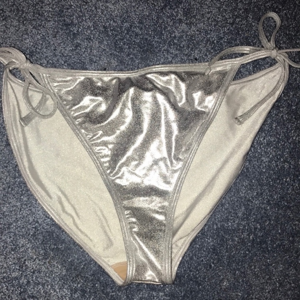 Bikini bottoms